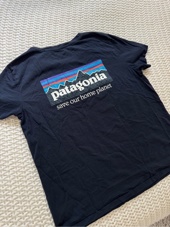 Patagonia Tops - Patagonia Women’s Short Sleeve Tee in Navy with White Logo
